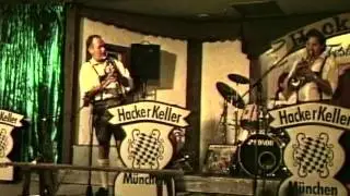German yodeling music - Munich, Germany beer hall Dinner show No3 - Appenzeller Jodler - ヨーデル