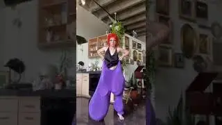 Посмотрим, сколько вещей поместится в мои штаны.