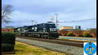 Short Landis NC railfanning video (ft. D9-40C)