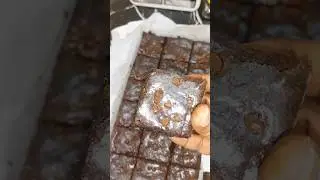 Eggless brownie 1kg choco chips brownie #cake #anniversarycake  🍟 😋