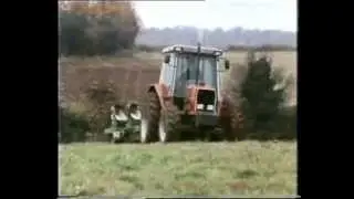 MF 3070 PLOUGHING (GB-1988)