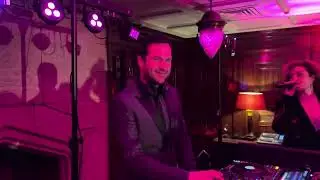 Dj & Sax Show met Dj Mr. Bowi en zangeres Berenice van Leer