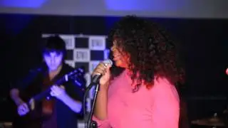I'm Not A Minor [Singer's Showcase] Rolynne Anderson singing London Bridges