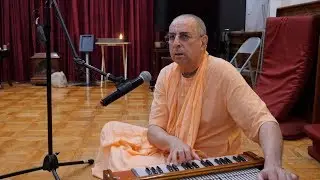 H.H. Niranjana Swami - Hare Krishna Kirtan - 10/30/2019