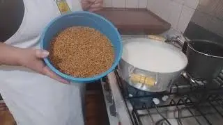 VILMA SOARES... CANJICA  COM  LEITE DE COCO  E   AMENDOIM.