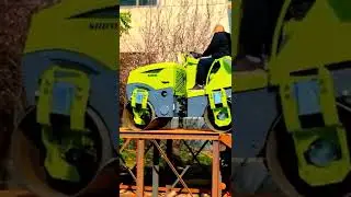 Benma road roller display