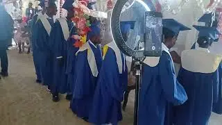 Epi se konsa defile a ap dewoule apresa  pral gen zen anndan legliz la