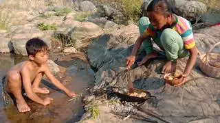primitive kh eating delicious cooking hot dog