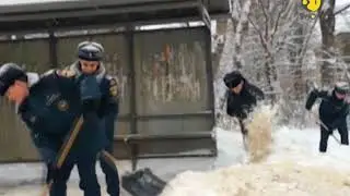 Snow in Moscow, army called in