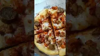 Best pizza mania in Domino's 🍕#india #food #foodie #pizza #chicken #shorts #trending #dominos #viral