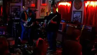 Sitting Still IL - Wolves, Lower