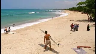 Serhi WNA Ukraina Hilang Ditelan Ombak Saat Surfing di Pantai Kuta