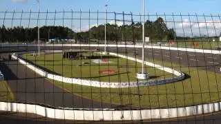 Corrida de Kart em Circuito Oval Velopark