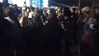konser Iwan Fals di stadion pakansari Desember 2025