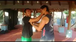 Como defenderse cuando te agarran de la playera,camisa,jersey  Tecnicas de Krav Maga