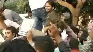 Protests near PM's home ahead of cabinet meet on Telangana