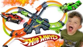 BIGGEST Hot Wheels Colossal Crash Speedway Track Set CRASHING HOT WHEELS CARS