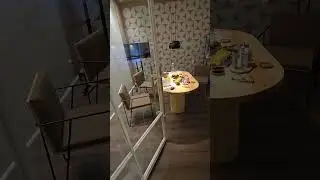 Pivot doors with a custom wooden handle | PORTAMET
