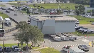 Стартовая площадка SpaceX Starship &mdash; выкатка рядом с VAB в Космическом центре Кеннеди