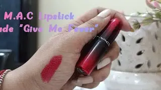 Trying on MAC Lipstick in the Shade 