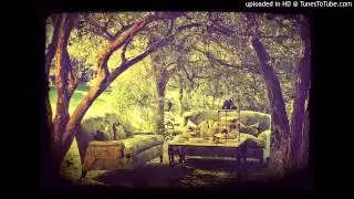 &Epsilon;&mu;&pi;&alpha;&theta;ή&sigmaf; - &Sigma;&tau;&eta;&nu; ό&mu;&omicron;&rho;&phi;&eta; &alpha;&upsilon;&lambda;ή &mu;&omicron;&upsilon;