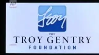 Country stars remember Troy Gentry at fundraiser