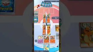 Pok&eacute;mon tcg pocket  hechando partidas con Charizard EX win strike in a roll.