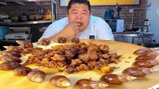 Monkey King takes on the challenge of deep-fried white jade snails, and they smell amazing!