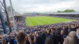 Stockport County win promotion back to the Football League - Final minutes pitch invasion