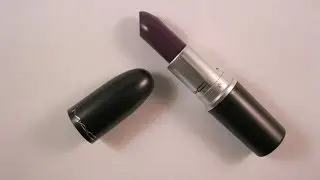 Помада MAC Lorde Pure Heroine: живые образцы и первое впечатление