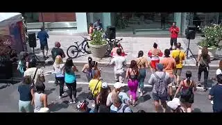 New York City up-close - salsa lessons on street, August 9, 2025