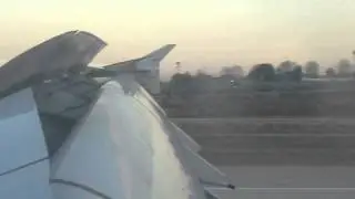 QF93 landing in Los Angeles