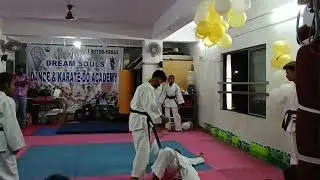 Karate bunkai #karate #video #class #shotokan #defence #reels #shorts 