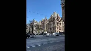 Walking in downtown (Toronto )