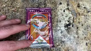 1991-92 Upper Deck Basketball Inaugural Edition Pack Rip
