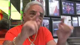 &laquo;Следующий съезд, Главная улица&raquo; &mdash; Джоуи Венто из Geno's Steaks в Филадельфии