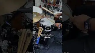 Ambassador VS. Controlled Sound X. Which one is your pick? #shorts #drumheads #snaredrum #snare