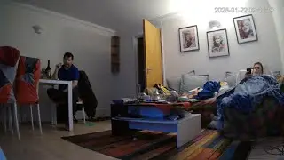 🔴 24/7 LIVE: Italian Couple in London - Real Life [LIVING ROOM 🛋️] - MiGIPepeVibes - Cam 1