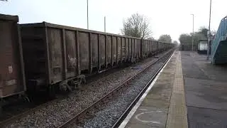 RARE FREIGHT AT BRIGG. 66136 with MBA wagons. 6E64 Ripple Lane West to Immingham. Brigg. 29.4.23