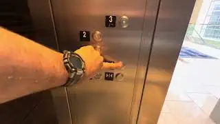 Elevator Hyatt Regency (Lobby)
