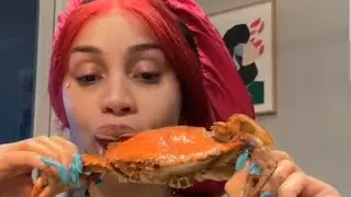 Cardi B eating Crabs