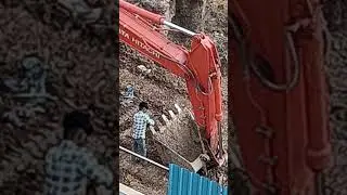 Excavator - Maintenance timeout #excavator #maintenance #construction #workers