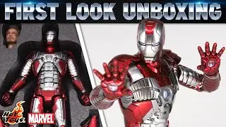 Распаковка фигурки Iron Man 2 Mark V от Hot Toys | Первый взгляд