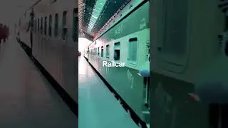#paktrains #train #fasttrain #lahorerailwaystation #railcar #islamabadexpress
