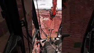 DEVELON excavator in daily operation.Built for stability, efficiency.WA：+86 186 5228 1272