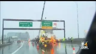 Highway sign falls onto I-93 in Somerville, hits driver
