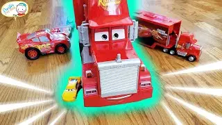 Disney Cars Super Mack Truck Lightning McQueen Car Toy Racing Piston Cup Track