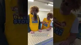 Она действительно открывает эту коробку?!