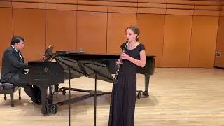 Maya Weinberg - Mozart Clarinet Concerto Exposition in B-flat
