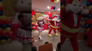 Jollibee Party of Zai2 | The dancing Jollibee and Hetty